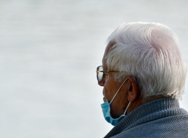 Elderly man wearing a face mask